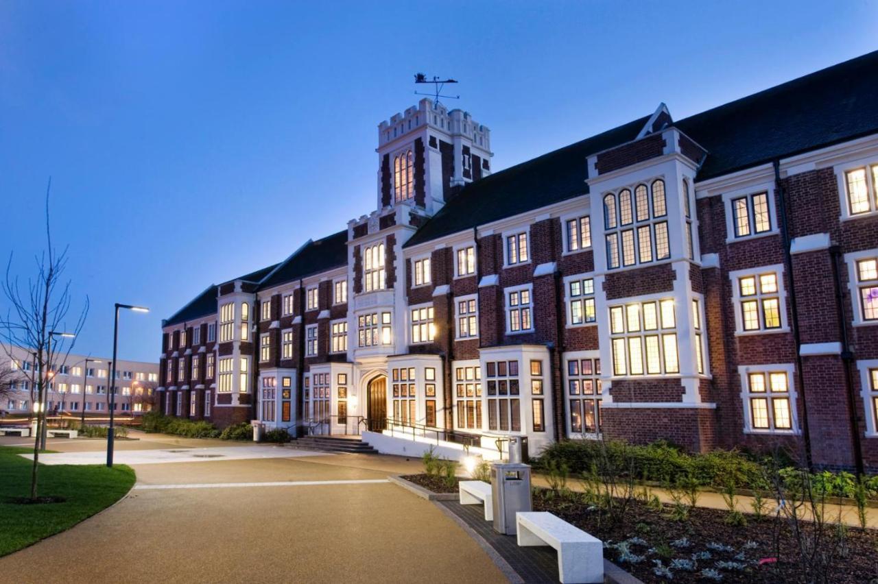 2 Bedroom Large First Floor Apartment With Free Parking Loughborough Exteriör bild